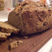 Pão integral com pecans crocantes